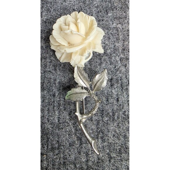 Vintage Lisa Silver Tone Ivory Rose Brooch Pin Floral Leaf Design Elegant - Picture 1 of 5